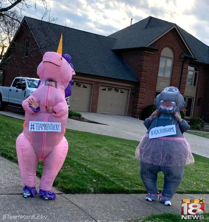 LEX18News's tweet photo. Giving us a reason to smile on this Friday! Check out these characters gallivanting in one Lexington neighborhood! https://t.co/5S6ll5hS2z