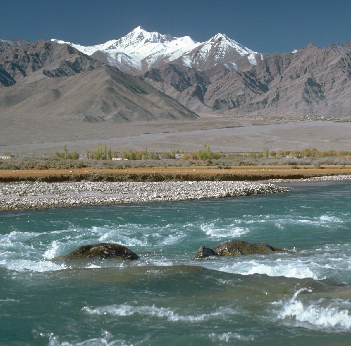 The rivers Satadru, ChandrabhAgA, and other rivers, flow from the foot of HimAlaya. VedasmRiti and others from the ParIpAtra.