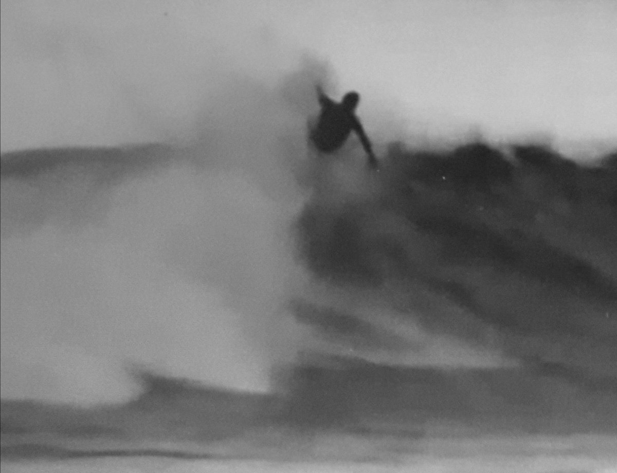 Apez140's tweet photo. @surferrulemag Buena Tarde #SurferRuleTeam.
¡ A mí me lo vais a contar !.
" La Vida es cuál Arena que la Marea del Tiempo arrastra. " dice antiguo refrán Amig@s.
Atrás, de las Grandes Olas, sólo Recuerdo me queda.
Así pues, a Disfrutar de Ellos a Tope.
Un Abrazo, Paz y Olas..🧚‍♂️😎
#StaySafe. https://t.co/1sNw8pYtqv