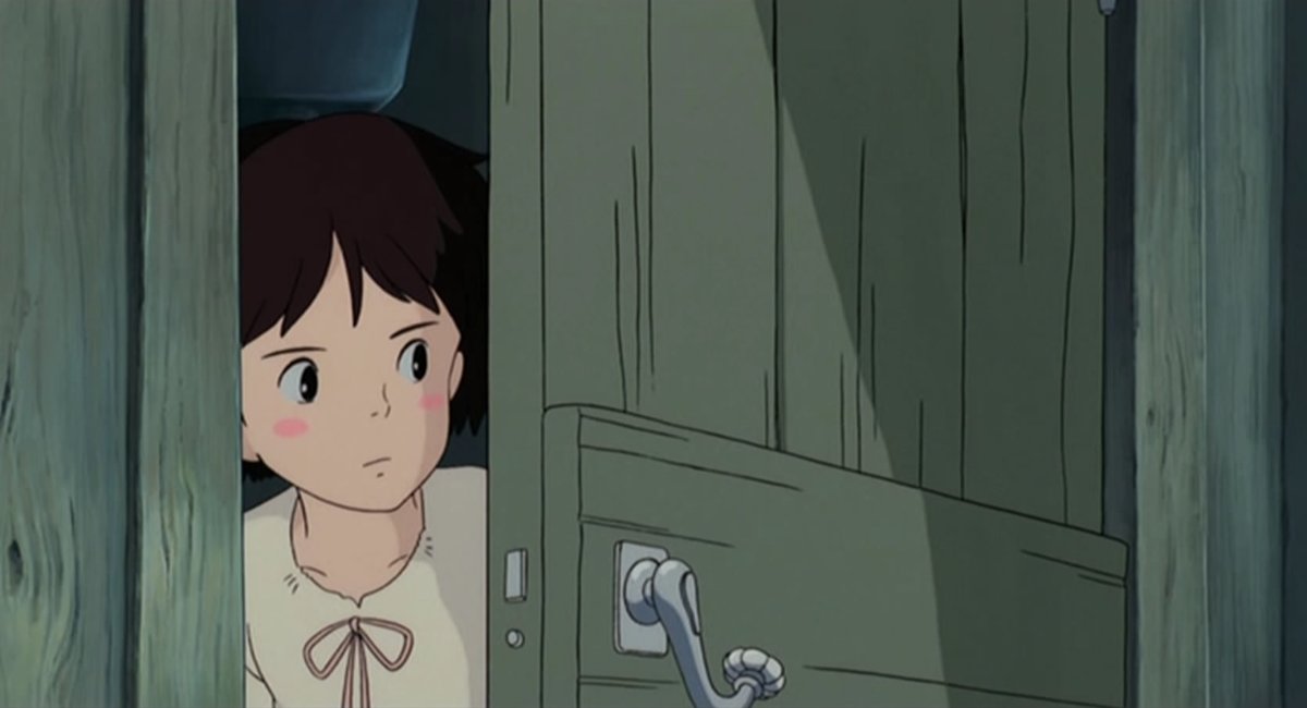 ジブリのせかい 非公式ファンサイト 魔女の宅急便 のポスター案には キキがトイレに入っているものがあります 宮崎ヒロインはトイレも行かない と言われていたことから 宮崎駿監督が描いたのがトイレに座って もの想いにふけるキキでした