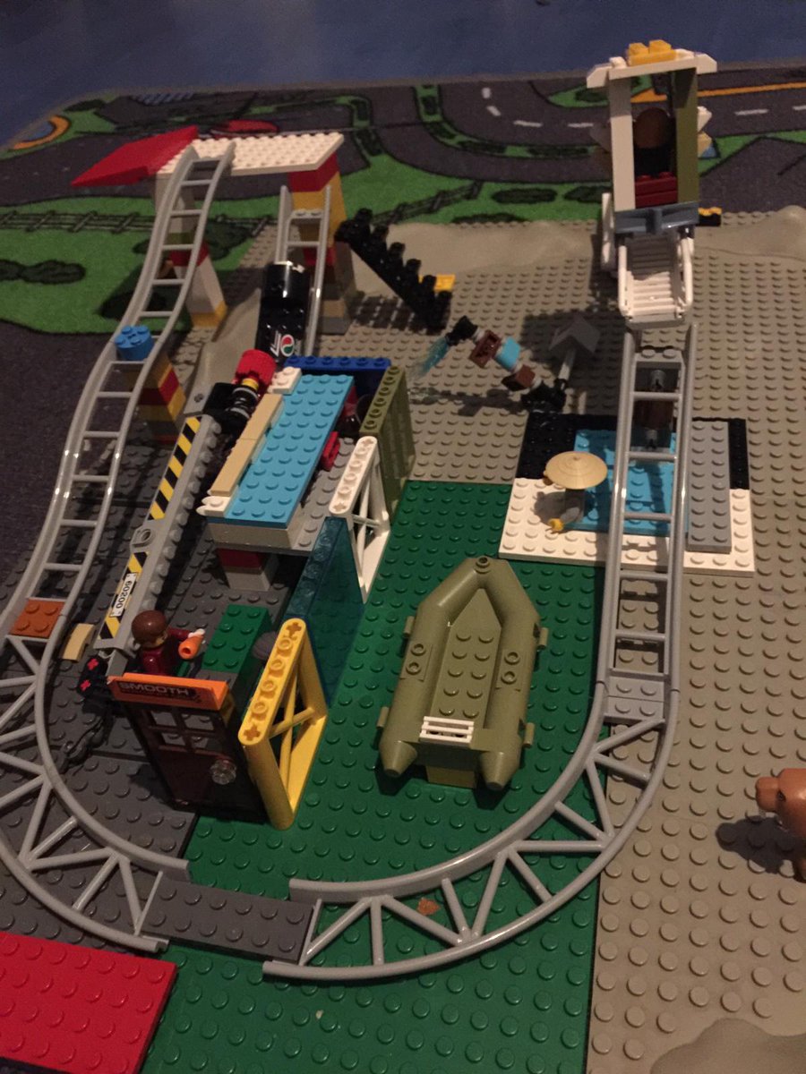 freddie_conlan's tweet photo. @DownsendSport @DownsendSchool @MiniCrickets I am taking part in the Lego 30 day challenge. It maybe something that other pupils maybe interested in? #ocrboyfreddie #downsendschool #downsendsport #teamdownsend https://t.co/jPDTpWAq6f