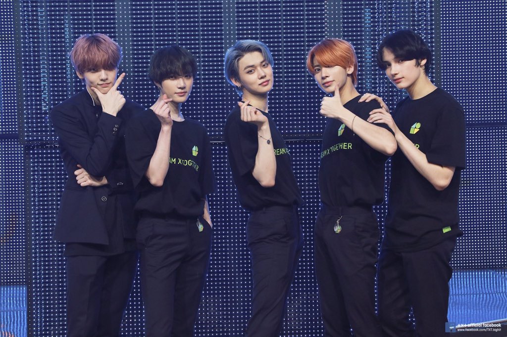 yeonbni's tweet photo. THEYRE SO CUTE IM SO SAD https://t.co/jazDXarINq