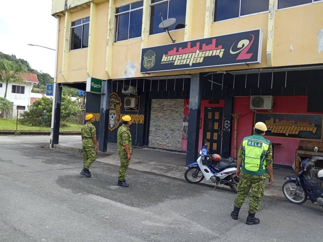 RELA_Kapit's tweet photo. RONDAAN PERINTAH KAWALAN PERGERAKAN (PKP) COVID-19
TARIKH : 27.03.2020
MASA : 8.00AM - 4.00PM
TEMPAT : JLN. SELIRIK, JLN. ULU SG. KAPIT
#BARISANHADAPAN
#STAYATHOME
#MALAYSIABEBASCOVID_19
#COVID_19
#DUDUKRUMAH
#SETIABERBAKTI
@relamalaysia @RELA_Sarawak @KDNPUTRAJAYA @abgzulfikar https://t.co/po55HdFxYs