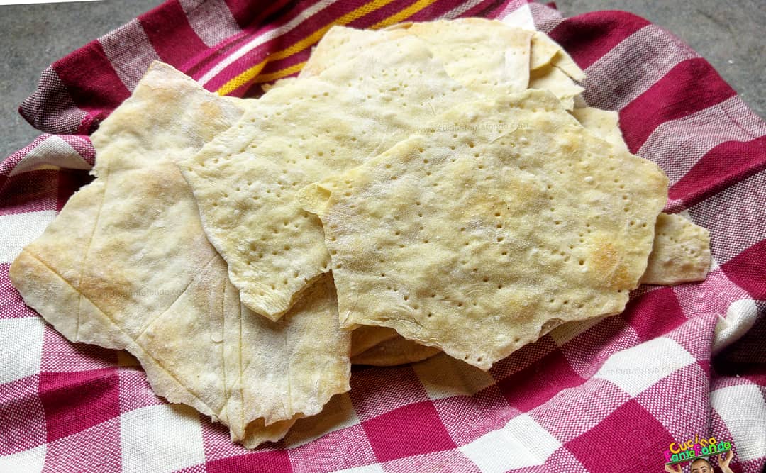 CucinFantaFonda's tweet photo. Ma chi me lo presta un pochino di lievito? Lo avete finito tutto ๐๐
Poco male, mi piace il pane azzimo. Poca farina, poca acqua e niente sale.
#buonpranzo amici .
#nolievito #iorestoacasa #paneazzimo https://t.co/RCEFUPOohz