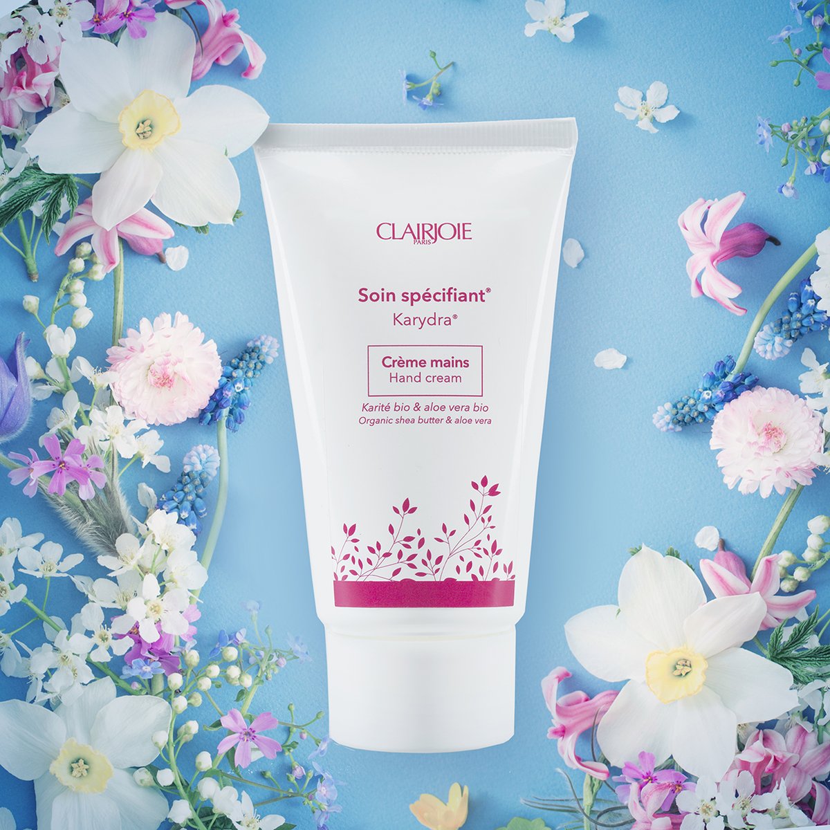 Clairjoie_Paris's tweet photo. Il est essentiel d’hydrater vos mains, avec le lavage fréquent et l'utilisation du gel hydro-alcoolique en ce moment.
La crème mains Karydra bio🌿 au toucher sec laisse la peau douce et souple
Tube 75 ml. 12€. Disponible ici : https://t.co/HdubGgdlWJ
#clairjoie #crememainsbio https://t.co/HZYCtHLdvR