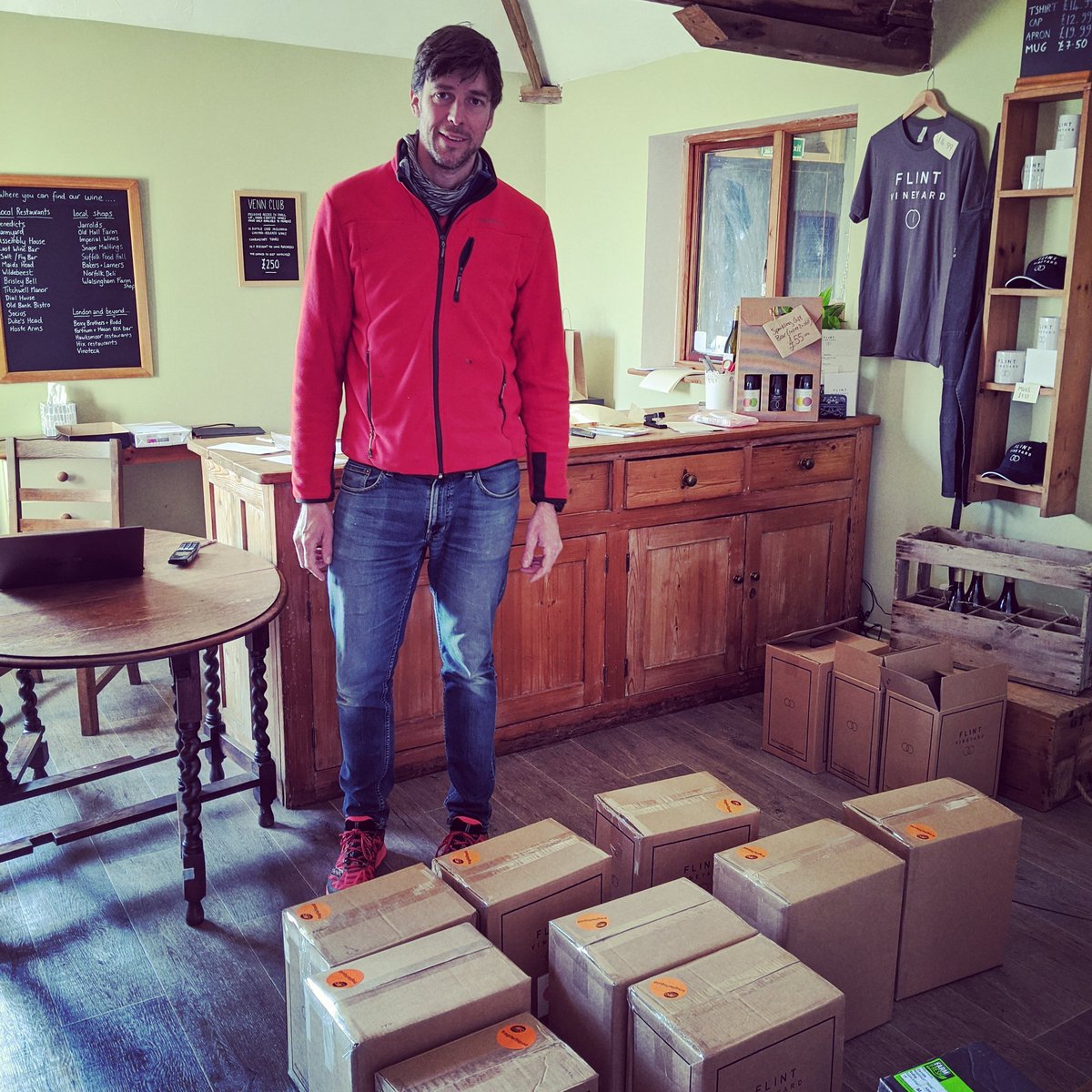 FlintVineyard's tweet photo. Last call for today's orders! FREE DELIVERY from 2 bottles. Our courier will be here in about 2 hours so get yours in quick for delivery on Monday.
#winelover #wineorder #winedelivery #vino #winestagram #freedelivery #englishwine https://t.co/OCZUyVx1nM