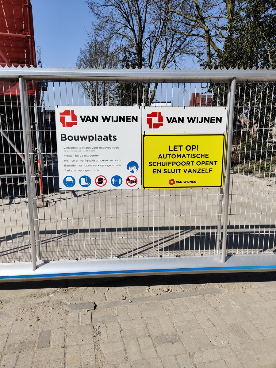 Onze bouwplaatsen blijven voor zo goed als het kan operationeel. Zelfs onze bouwplaatsborden zijn al aangepast. Klasse werk van <a href="/DijkhuizenJan/">Jan Dijkhuizen</a> &amp; <a href="/VanWijnenGroep/">Van Wijnen</a>. #COVID2019