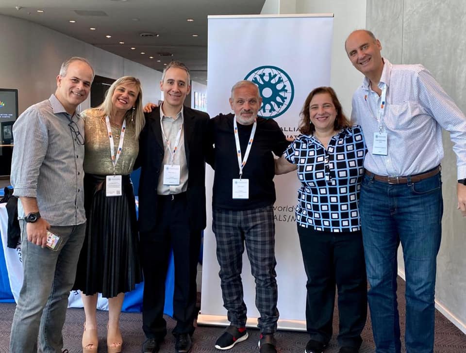 unelatam's tweet photo. COMPARTIR Y ENRIQUECERNOS
Associação Pró-Cura da ELA y la Asociación ELA Argentina presentes en Australia para el XXVII Encuentro de la Alianza Internacional de Asociaciones de ELA. I https://t.co/QkplMsqeju https://t.co/WYWicor24A