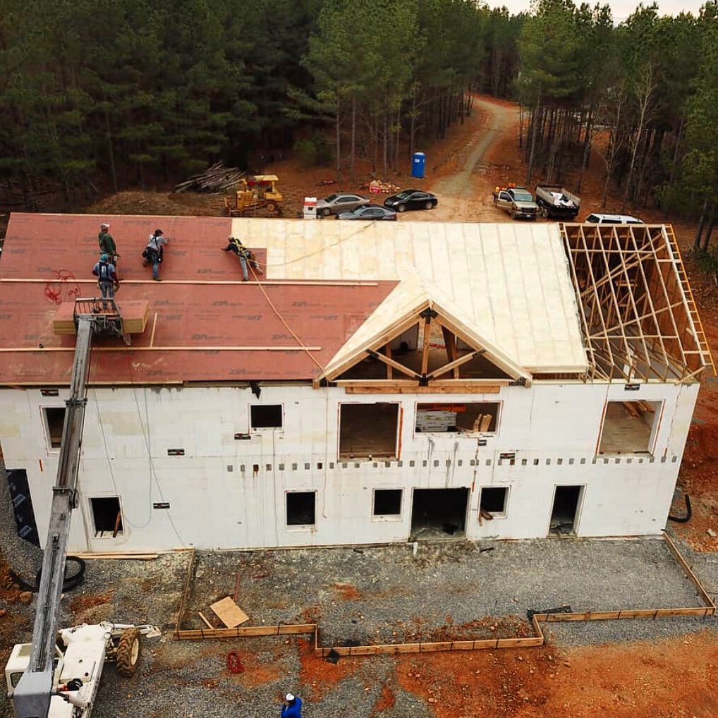 FoxBlocksICF's tweet photo. #FoxBlocksFriday featuring @hhvconstruction 🦊 If you’ve missed the progression of this lodge go check out their page! Looking to learn more about the benefits of Insulated Concrete Forms? Explore our resource center for a more sustainable and energy efficient way to build. https://t.co/EMU5dzS4AX