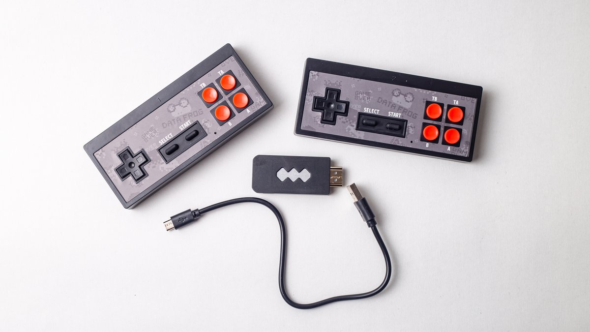 DailyCoolGadget's tweet photo. Data Frog HDMI Wireless Handheld TV Video Game Console https://t.co/YOXgXstRYd #Retro #Games #Console https://t.co/uZnhhDG51O