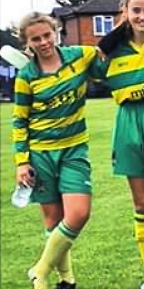 TheYellaz's tweet photo. Happy 14th Birthday to Catlin one of our quietest player but when she's in the pitch you know she's there growing in confidence. Have a fab day Love your Linnet's Yellaz family
💛💚⚽ https://t.co/t3ADLRjm55