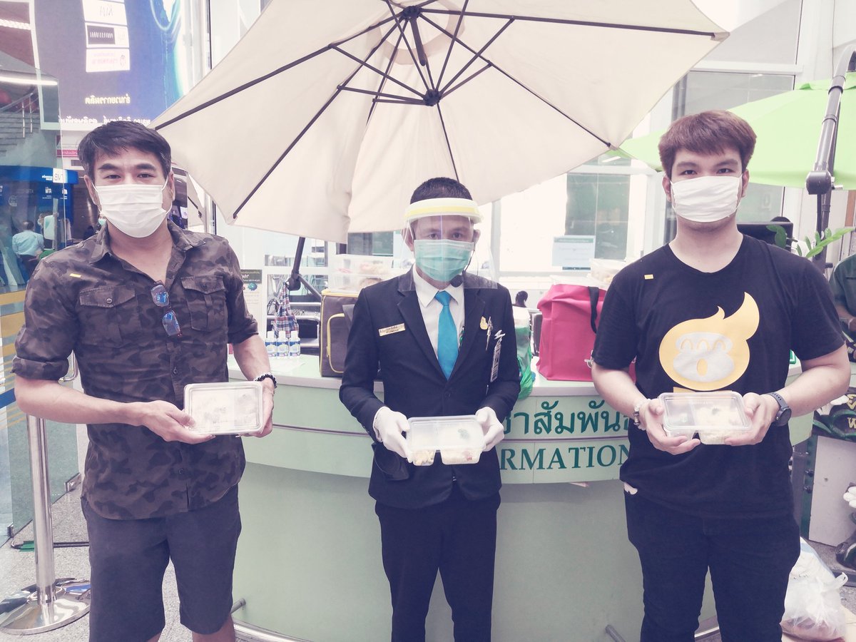 GUY94632619's tweet image. ทำอาหารไปมอบให้กับโรงพยาบาลต่างๆ วนไป #wecookforyou #COVID2019