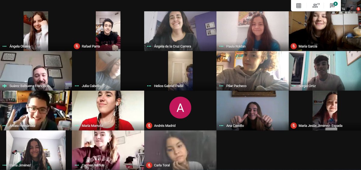 IrlanLoreto's tweet photo. Nuestros #alumnos de #3esoA usando #GoogleMeet de @GoogleForEdu para dar una clase #online y continuar su aprendizaje #IrlandesasDesdeCasa @GonzaloETC #desdedentro https://t.co/3kefMhxc9S