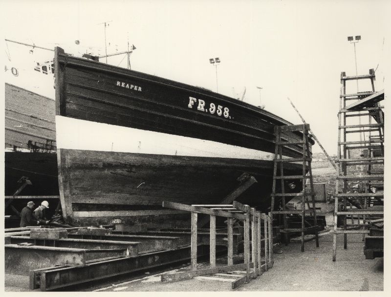 scotfishmuseum's tweet photo. This week’s Fifty Friday’s is a photograph of Reaper, the photo was taken while she was undergoing repair work at Fraserburgh. ANSFM: 2006.46.1
#sfm50 #fiftyfridays #museums #collections #boats #maritime #history #GoIndustrial https://t.co/Olhn2eLohU