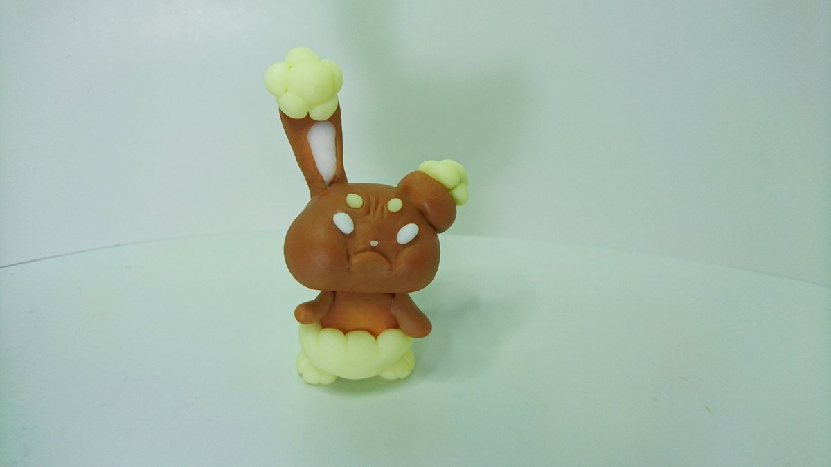 ぽん次郎 こねる系ポケモン Na Twitteru ブランコ乗りたい フォロワーさんへのお祝いで可愛いミミロル を作ろうとしたんですが うさぎポケモン ヒバニーのこの顔が頭を過り すいませんでした 樹脂粘土 ポケモンgo