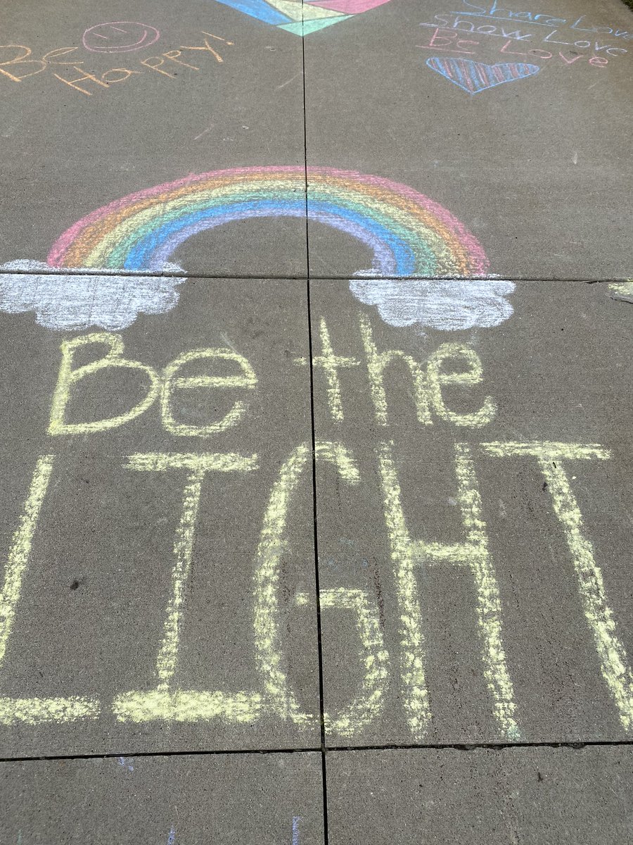 JaymeHiggins11's tweet photo. Be the light ☀️ today friends! ⁣
⁣
Happy Friday! ⁣
⁣
Sending all the love ❤️😘 #bethelight #FridayVibes https://t.co/m7RqGqT5ed