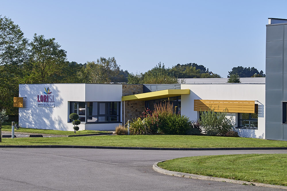 _archifactory_'s tweet photo. 📸 [EN IMAGES]
Découvrez ou redécouvrez le bâtiment d'activités/siège social conçu pour la société LORI SI dans le Morbihan (56).

➡️ Toutes les photos du projets sont visibles sur notre site internet : https://t.co/3EktYmujv1

#agence #architecture #conception #creation https://t.co/JcynItnMlc