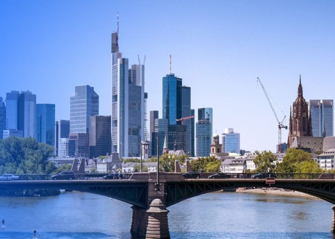 Videotalk mit Thomas Zink, Research Director IDC Financial Insights, zum Thema Cloud als Wegbereiter neuer Geschäftsmodelle für Finanzdienstleister. Registrieren Sie sich hier, um das Video zu sehen: ibm.biz/BdqYrs   #CloudForBanking #IBM