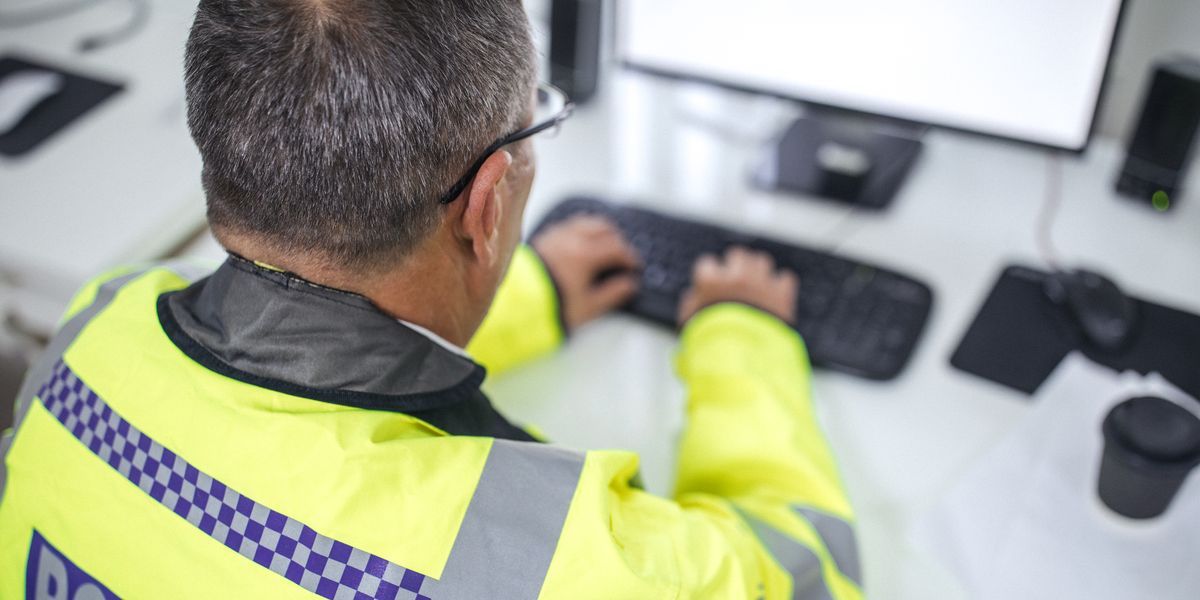 runnersworlduk's tweet photo. Coronavirus: Police receive surge of 'two runs a day' calls - https://t.co/DP95btEp8M https://t.co/w4CSKHZmhn