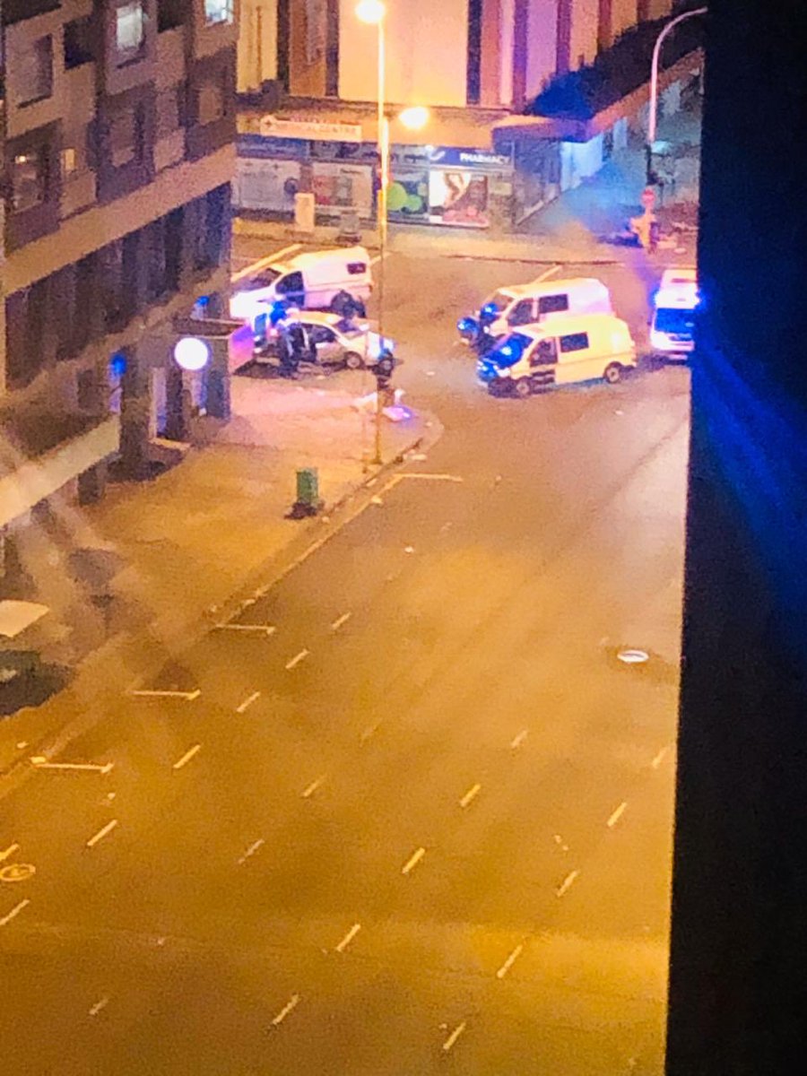prazay3's tweet photo. Durban Metro police doing the best @eNCA @News24 @Official_SABC1 https://t.co/5XSSQnSKV6