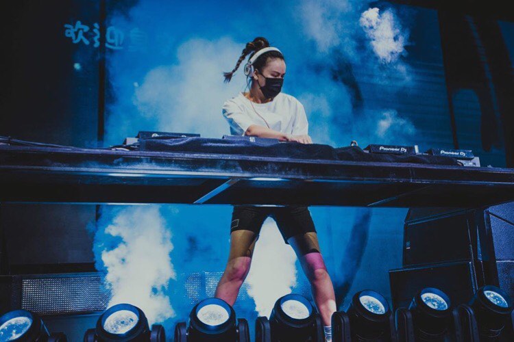 #DJANEMAGCHINA PRESENTS: "Need You" by #DJUNA and #GIFTBACK is OUT NOW on #LocaRecordings.

Enjoy with us on china.djanemag.com: djanemag.com/news/need-you-…

Let us know what you think in comments.