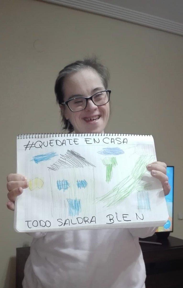 aprodisquart's tweet photo. Familia🍀 hoy es Silvia quien nos manda toda su energía positiva y la que ha hecho este fantástico dibujo para recordarnos a todxs que nos quedemos en casa 🏠 y que pronto todo pasará. 

#quedateencasa #aprodis #aprodissequedaencasa #covid_19 https://t.co/6zEGwGtjuL