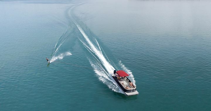 BennyPontoons's tweet photo. Whether it's wakeboarding, water skiing or tubing, your new Bennington pontoon boat can handle it all. Visit the link in our bio to browse our 2020 models. 

#Bennington #BenningtonPontoon #Pontoon #BennyStyle #BenningtonPontoonOwner #PontoonBoat #PontoonBoating #LakeLife #B… https://t.co/HINqsENchs