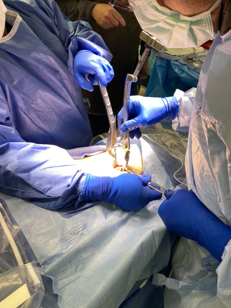 kylewolfeCEO's tweet photo. @oklahomapaindoc helping another patient with Stabilink. #twolevel #nextlevel #DDD #spondy #ralphjustiz #genmed https://t.co/jMAllcLwII