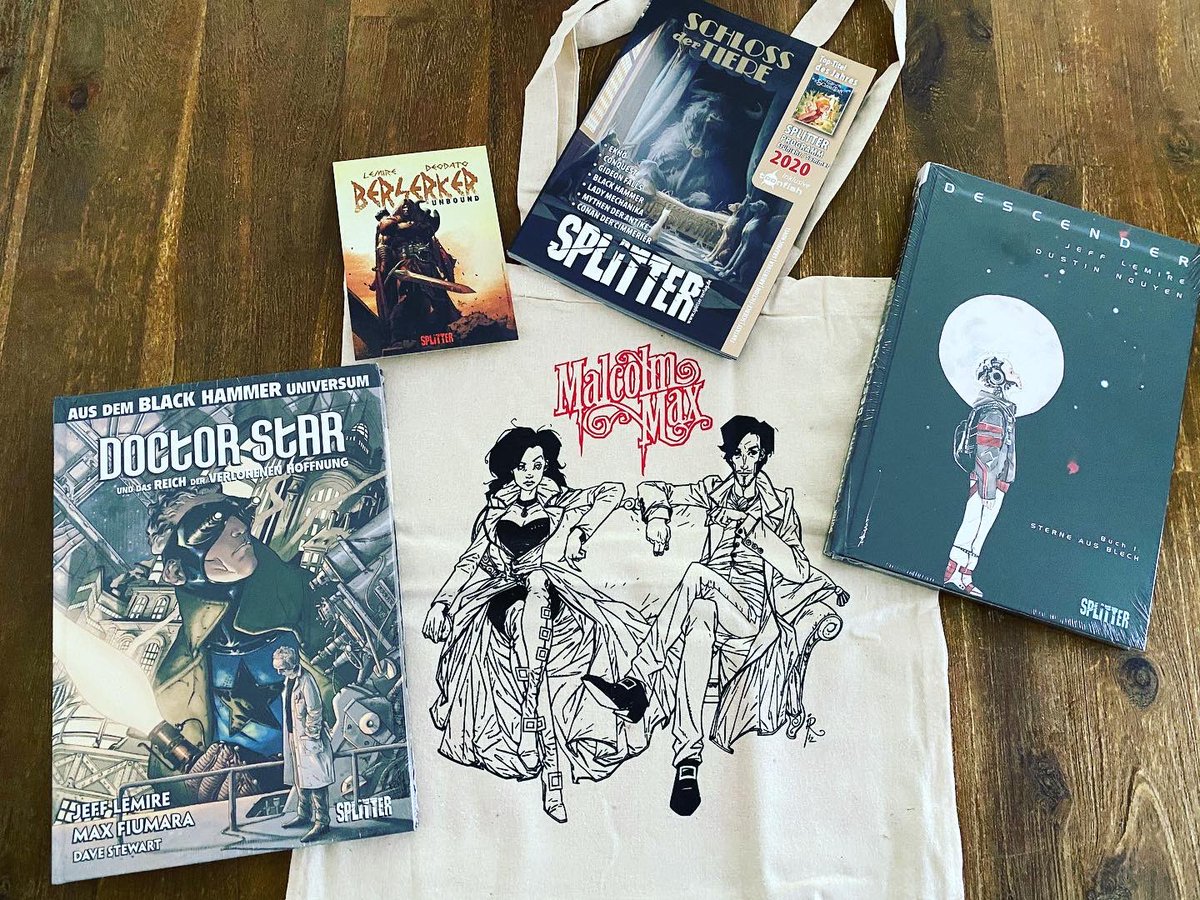 Vincisblog's tweet photo. Das #BleibtZuhause Paket von @SplitterVerlag ist da!
Neben der #MadMaxTragetasche habe ich #Descender 1 und #BlackHammer #DoctorStar geholt (und die kostenlose #SplitterVorschau)
#MadMax #JeffLemire #Comic #Comics #Comicbook #Comicbuch #lesen #Unterhaltung #Angebot #StayAtHome https://t.co/TIzPWSHxec