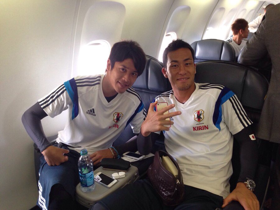 プレゼントはあげない 吉田麻也 盟友 内田との 思い出写真 投稿 しゃーなしの内田 フットボールゾーン 2