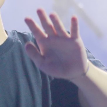 pilspaws's tweet photo. hello :> drop a ‘ 🖐’ n ill write something for u ! ! <3 https://t.co/nbTM2vDutk
