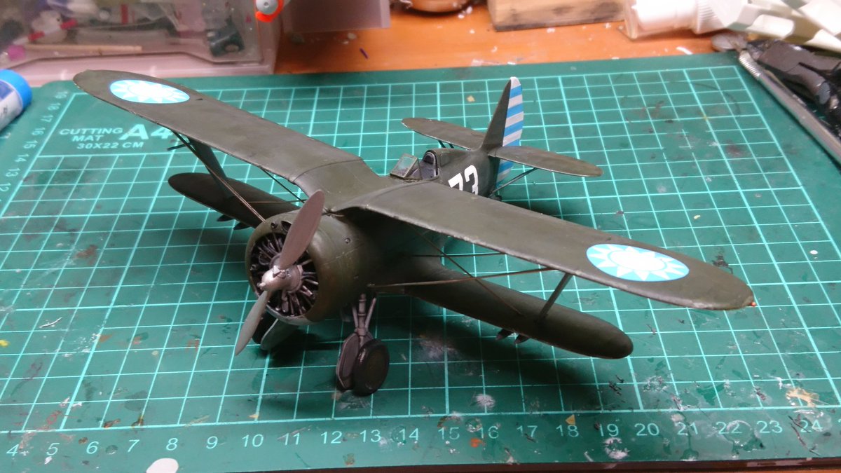 J_zerofighter's tweet photo. 艶消しクリヤーとウォッシングの後に主翼を接着。その後張り線を張りました。
台座はフォトフレームで簡単なやつを製作しました(^^)
#ICM #I153 #私とボークス模型大会 https://t.co/tqIDNUHROm