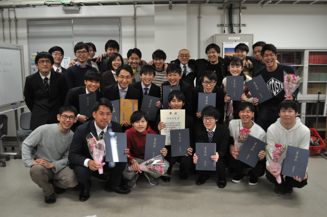 後藤晋 On Twitter 残念ながら卒業式は中止となってしまいましたが 研究 室のm２ ｂ４ともに無事に卒業しました おめでとうございます 荒木亮君は基礎工学研究科賞 内堀智貴君は日本機械学会 畠山賞をそれぞれ受賞しました 卒業生の皆さん これからも思い切り