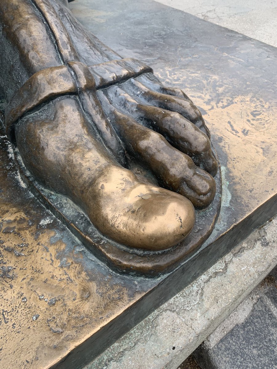 Day 17: Held my team video call at the statue of Saint Girgor. It’s a tradition to rub his lucky toe. You normally have to queue for ages to rub the toe. Not today, but as I observed, some people are still rubbing the toe. RIP them.
