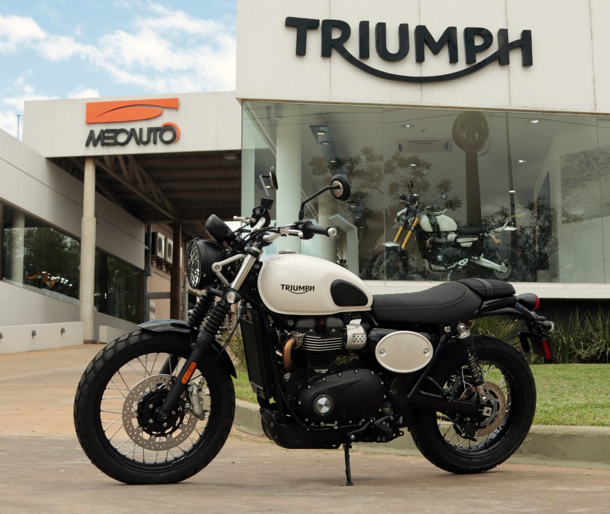 Animate a entrar en modo Scrambler.

#triumph #scrambler
#streetscrambler 
#mecautosa
#mecauto #fortheride