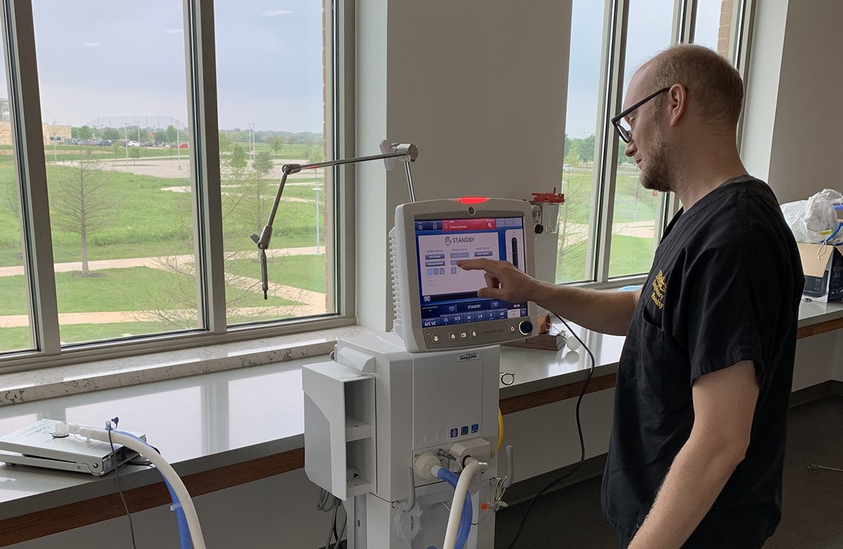 txst_news's tweet photo. The #TXST College of Health Professions' Department of Respiratory Care is loaning area hospitals critical ventilators to help combat the COVID-19 pandemic. @TXState_RC @txstrrc https://t.co/2XEOV5IzIg https://t.co/Kk3vgavt6c