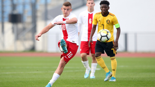 サッカー若手紹介所 ポーランドサッカー界を担うコシャリンの宝石 カクペル コズラウスキー Kacper Kozlowski ポーランド 03 10 16 Amf Cmf 所属 ポゴニ シュチェチン 評価 A T Co Peehnmhwq8 T Co Wlhygo938n