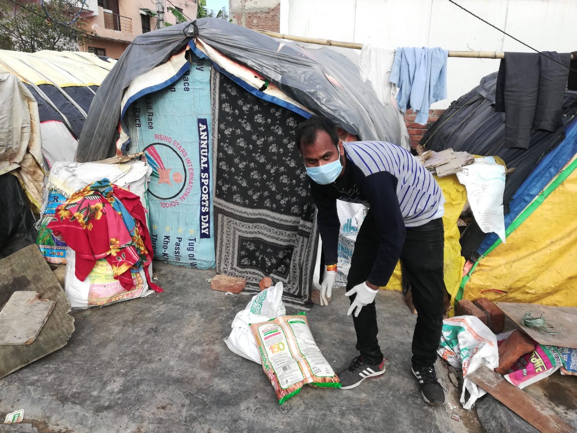 FeedingIndia's tweet image. Here are some pictures from the distribution today. Thank you @Grofers and @BigBazaar for making this possible.