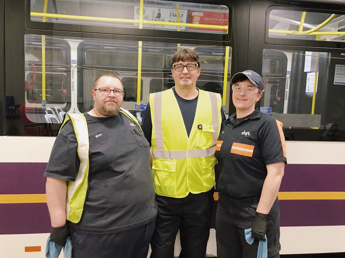 ridedart's tweet image. Our team is working tirelessly to keep our fleet clean and on the roads. 

Please help us flatten the curve by staying home and only riding DART for essential trips. 

bit.ly/2UldMRi