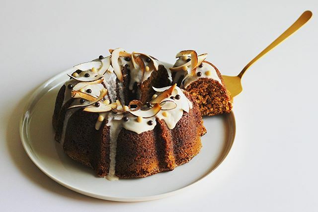 awhiskandaspoon's tweet photo. the last-of-the-bunch banana bundt from #everydaydorie should be the first thing on your “to-bake” list #trustme #stayhomeandbake #bundtcake #cookthebookfridays https://t.co/h8O4ivVizF https://t.co/EweMYeCy7Y