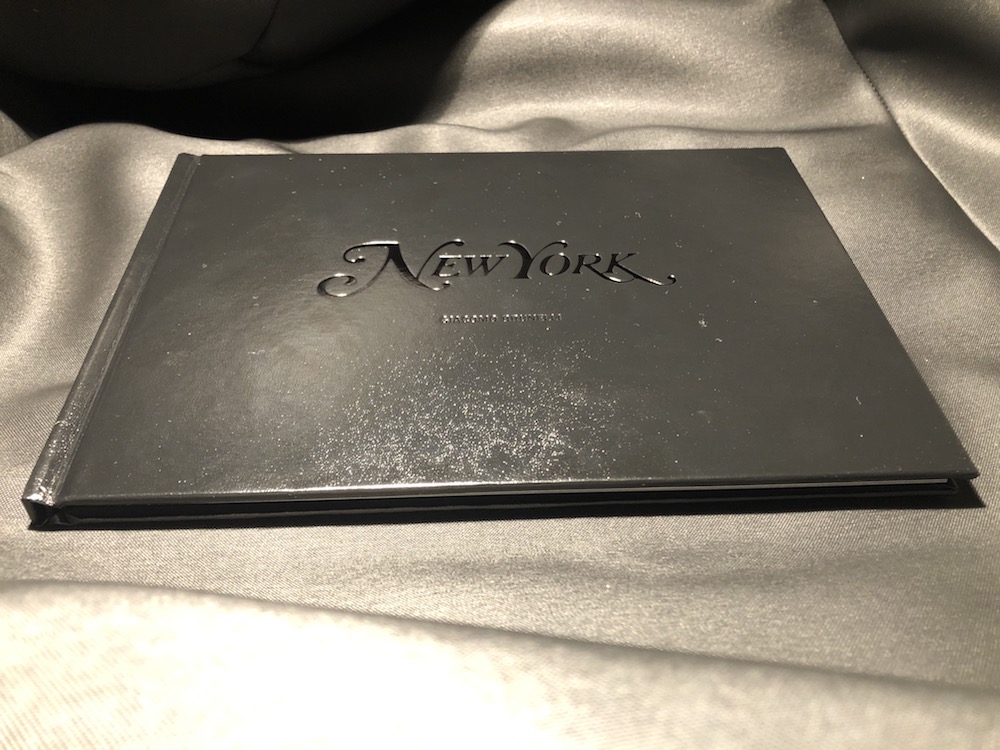 My "New York" book is published by Skinnerboox! Thanks to EBS for the incredible tritones and varnishing. 
Size: 24x17cm, 64 pages (ed.500) 
Book your signed at 
giacomobrunelli@gmail.com 
Price is £30.
There is also a limited edition (ed.30) with a print at £150.