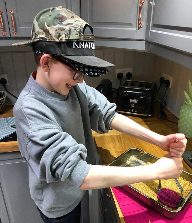 Boots n cats n boots n cats 3 hats to make flapjacks. Drop! ift.tt/2UlxCf2