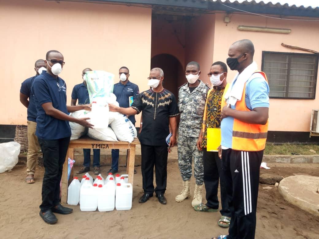 FranckGafan's tweet photo. Prevention &amp; control of the new corona virus disease in Lomé Prison: this morning YMCA donated raw material to be used to produce liquid soap &amp; bleach. I am humbled &amp; proud to have presented them to the chief of the premises. @Africa_YMCA @PnudTogo @WanepTogo @ucjgtogo @AmbUETogo https://t.co/8LDtWhpDam