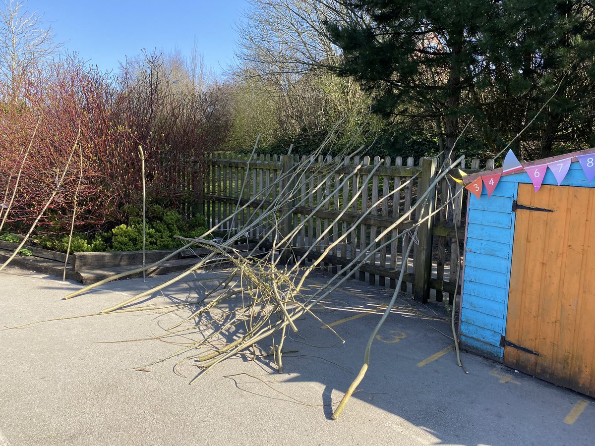 AsquithPrimary's tweet photo. We really want to see @AsquithPrimary den building and rainbow making on @itvcalendar A busy week for our key worker’s pupils! @JonMitchellITV  @duncanwooditv @LeedsCC_HSWT #AsquithSpirit https://t.co/P4ap7FozUC