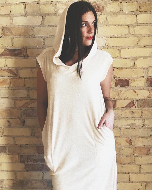 _SpringSweet's tweet image. You know what made me feel just a little more normal yesterday? I put jeans on! I’m not advocating this everyday- I mean, wearing sweats is a major perk of this whole scenario 😏 but I think the next two weeks might have a few more jeans wearing, doin… ift.tt/2JgXaDJ