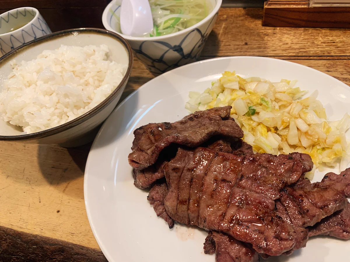 白米がどんどん進む！？塩加減が絶妙な「牛タン」！