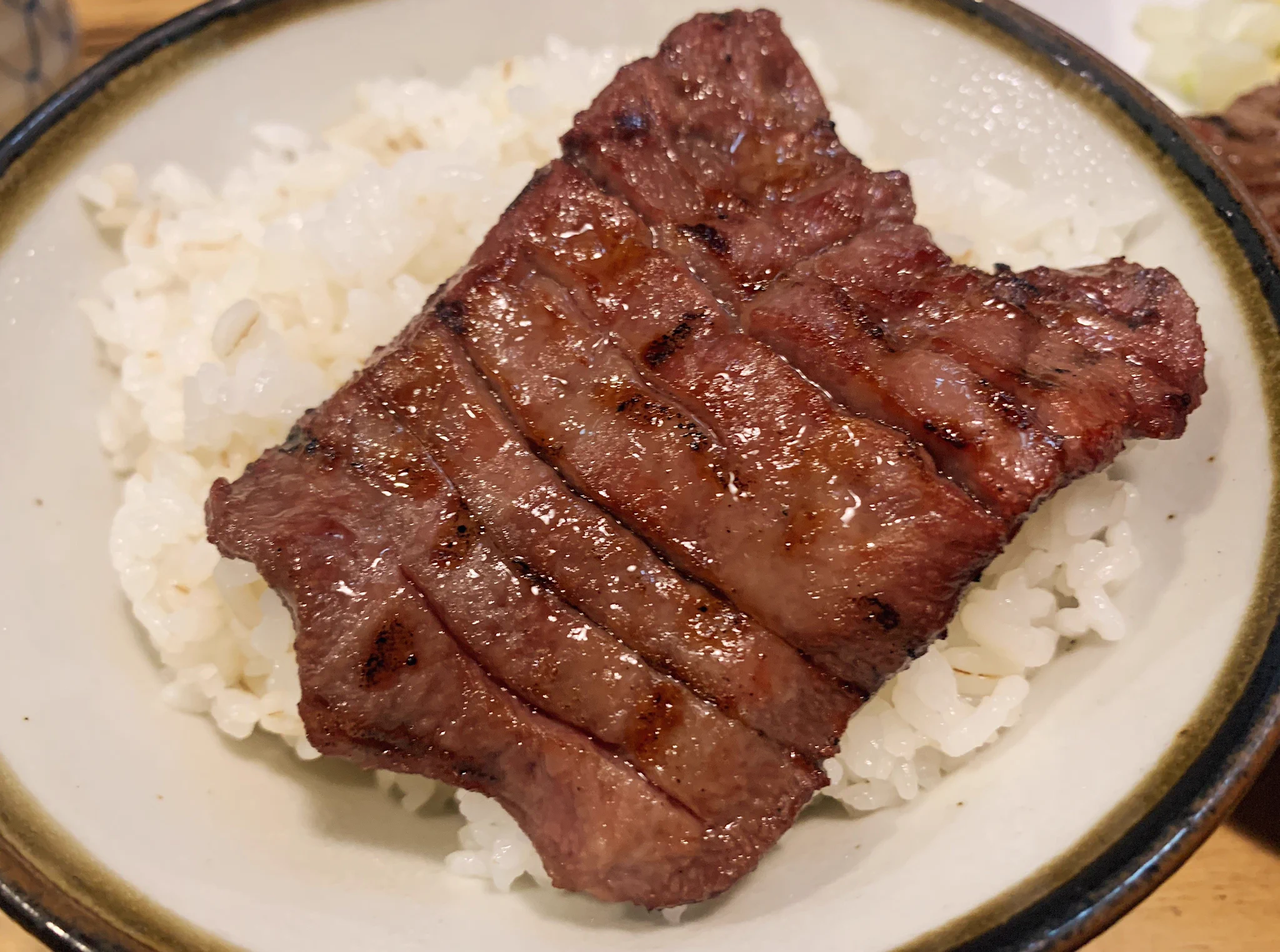 白米がどんどん進む！？塩加減が絶妙な「牛タン」！