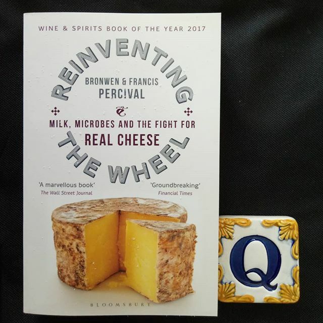 quesofan's tweet photo. #díainternacionaldelqueso🧀🧀 En cuarentena no hay nada mejor que un viaje virtual hacia cómo recuperar el #queso artesanal.  Feliz día turófilos. #queijo  #fromage #cheese #cheesebooks #librosdequesos https://t.co/vjH8PrnJYF https://t.co/Qr18II9gac