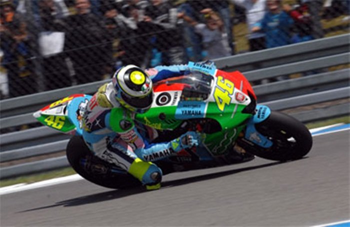 ValeYellow46pic's tweet photo. #DutchGP 2007 https://t.co/psst0w0RZy