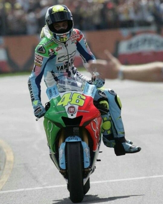 ValeYellow46pic's tweet photo. #DutchGP 2007 https://t.co/psst0w0RZy